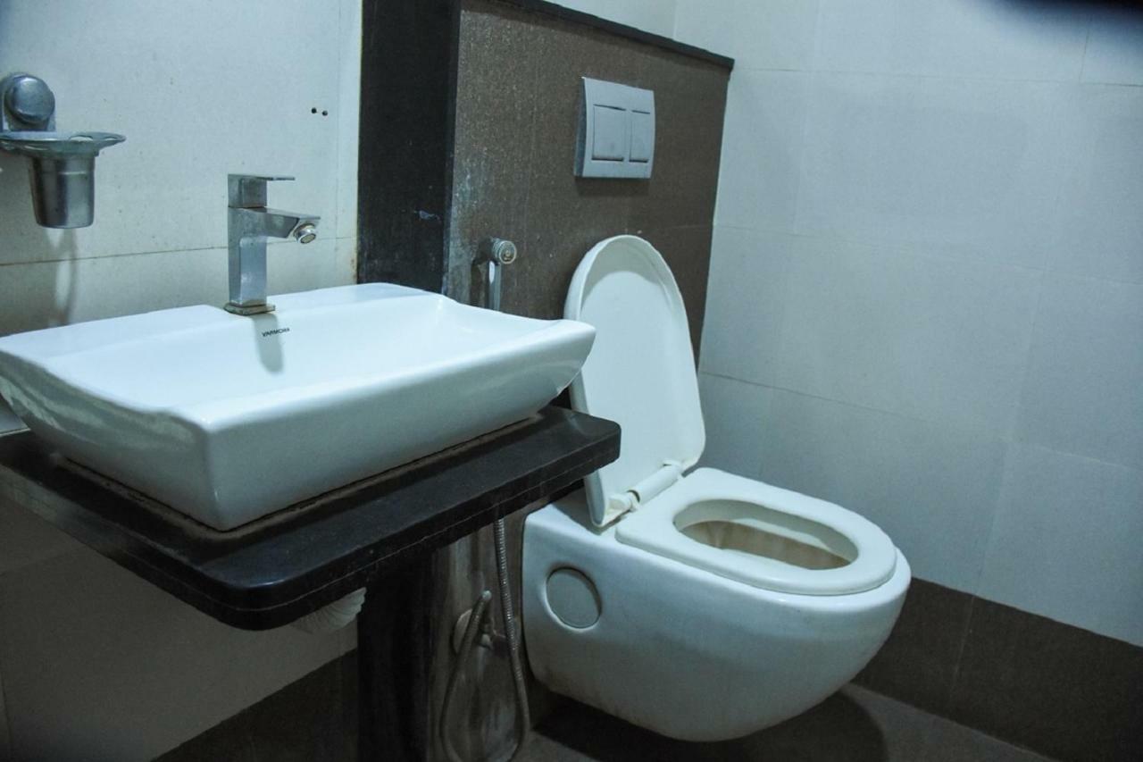 Hotel Dilip Indore Dış mekan fotoğraf